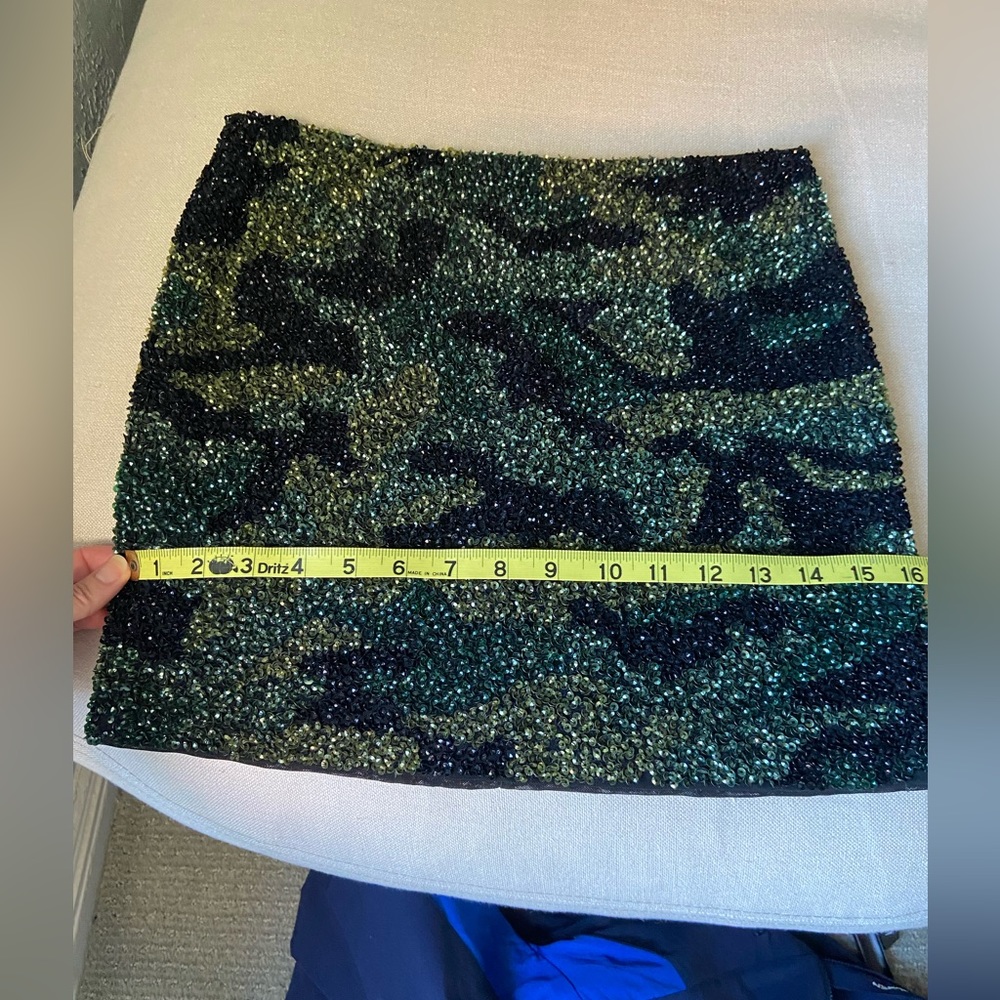 Alice and Olivia sequined camo skirt, size 6